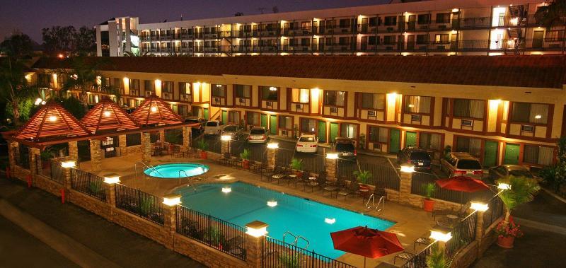 Tropicana Inn & Suites Anaheim Exteriér fotografie